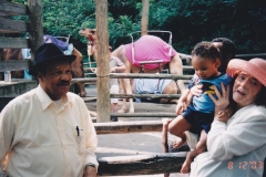 2003_At_Bronx_Zoo_With_Elijah_02