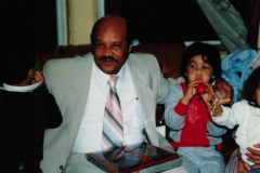 Marcelo_with_grandkids